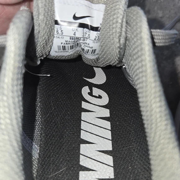 Nike Gray Running Shoes - Picture 4 of 5